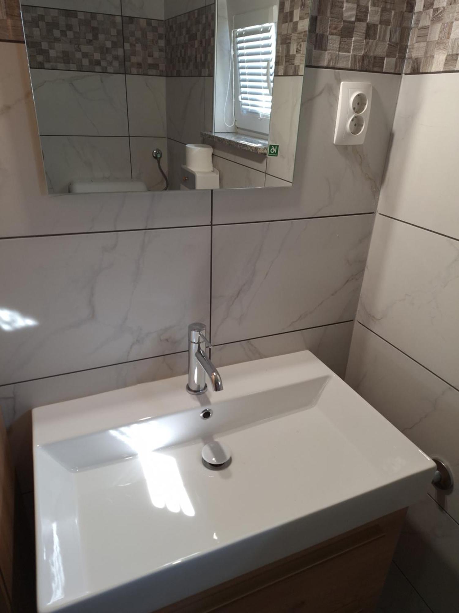 Apartma Vilma โคบาริด ภายนอก รูปภาพ