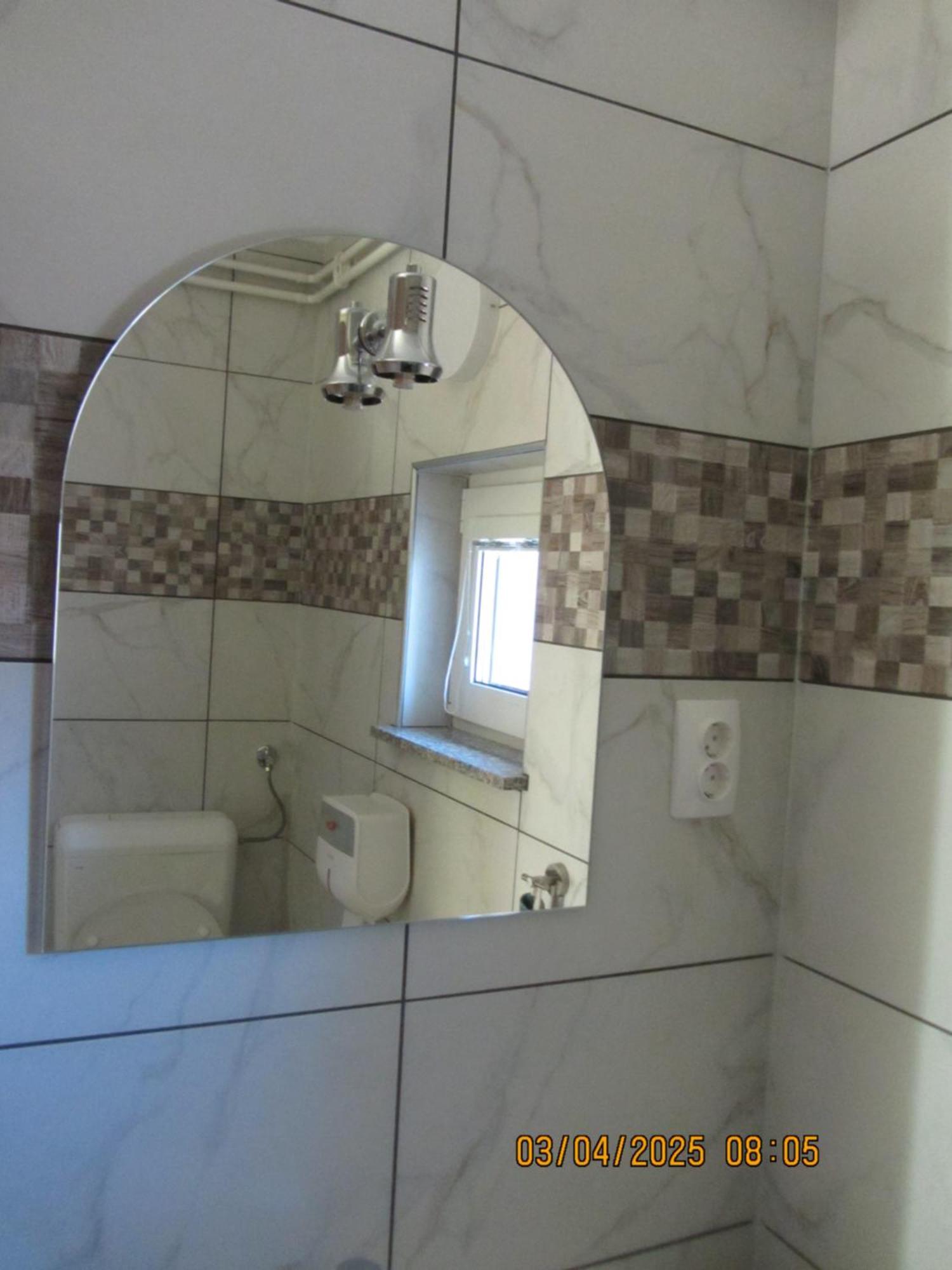 Apartma Vilma โคบาริด ภายนอก รูปภาพ